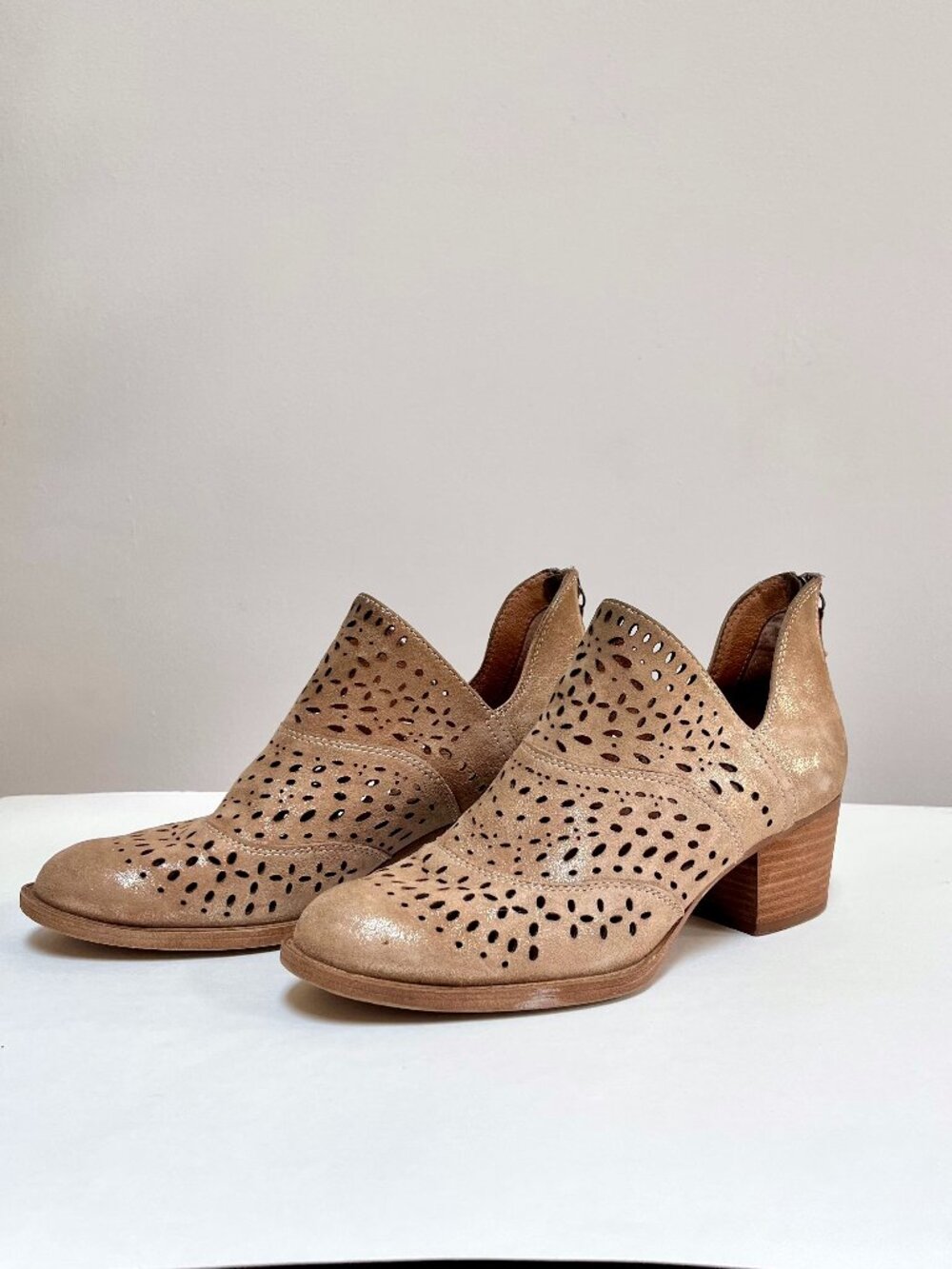 Söfft Brand Booties Shoes Womens Size 6.5 Laser Cut Metallic Beige Leather